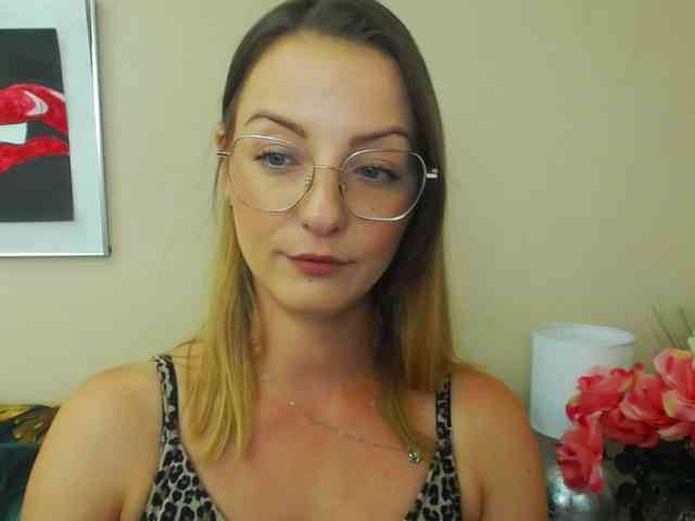 NatalieKiss webcam