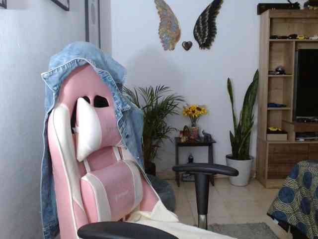 cutelatina webcam