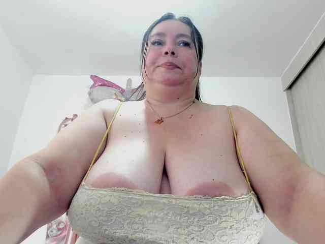 esmeraldamf Live Webcam on BongaCams
