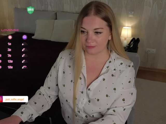 choose-me111's BongaCams show and profile