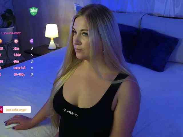 choose-me111 Live Webcam on BongaCams