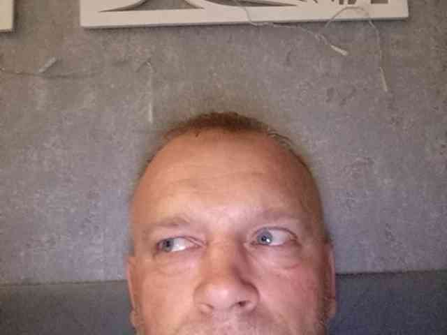 Snake25RUS Live Webcam on BongaCams