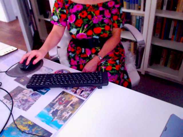 xxangelcatxx — HelloI have something sweet and tempting for you. Will you come in? ***angelina40