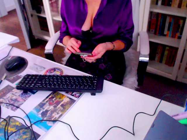 xxangelcatxx — HelloI have something sweet and tempting for you. Will you come in? ***angelina40