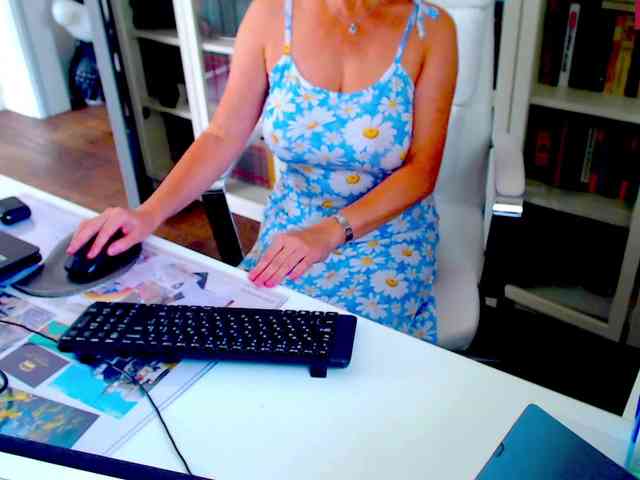 _Angelina_ webcam