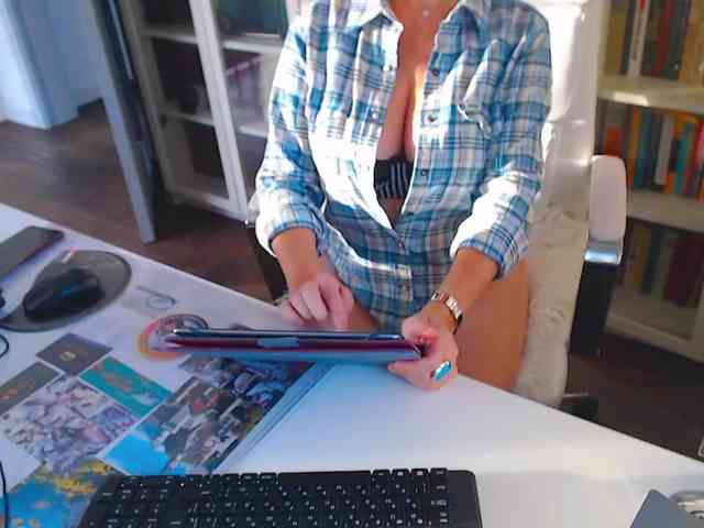 _Angelina_ webcam