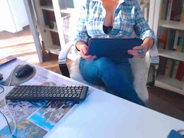 _Angelina_ webcam