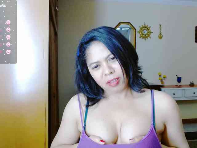 Rosita1900 webcam