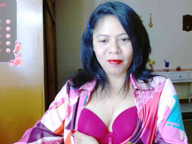 Rosita1900 webcam