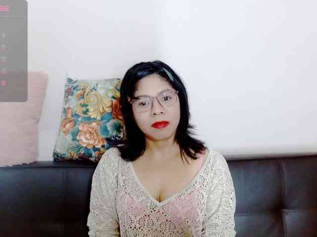 Rosita1900 webcam
