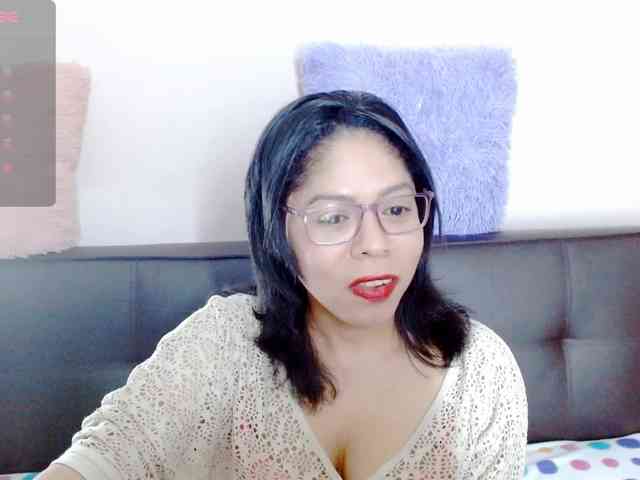 Rosita1900 webcam
