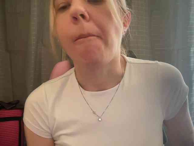 AmericnBarbie webcam