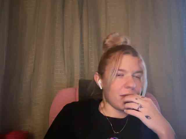 AmericnBarbie webcam