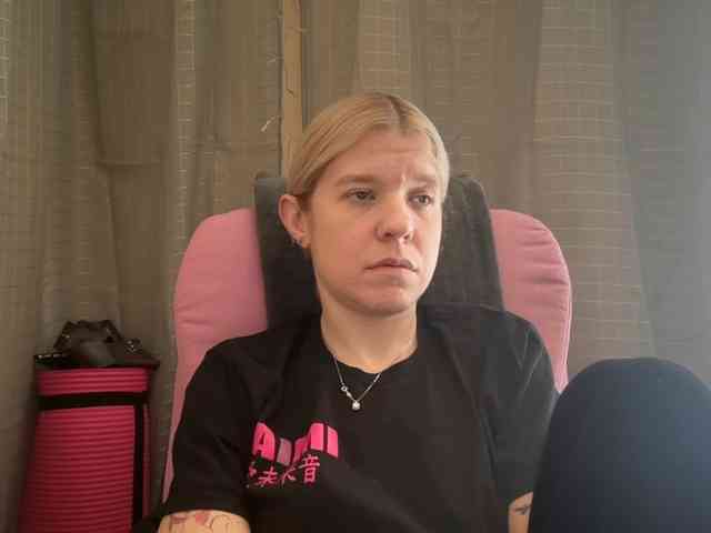 AmericnBarbie webcam