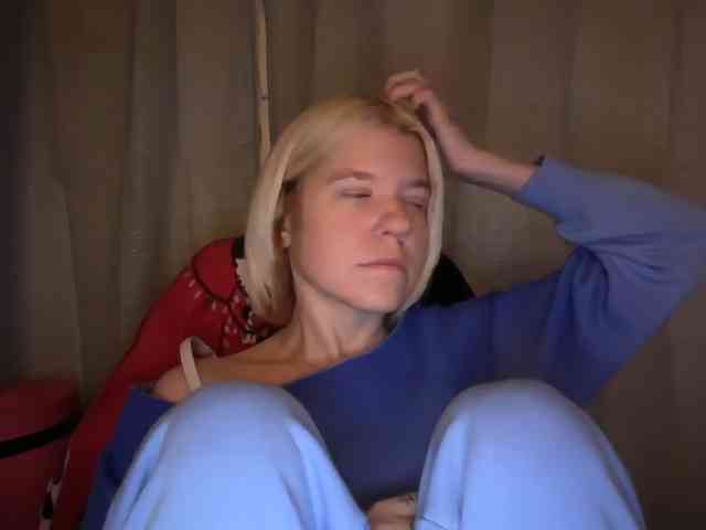 AmericnBarbie webcam