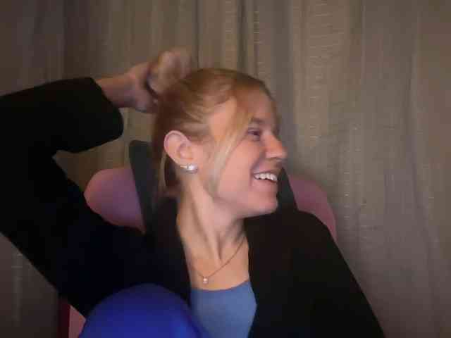 AmericnBarbie webcam