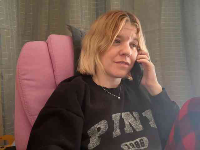 AmericnBarbie webcam