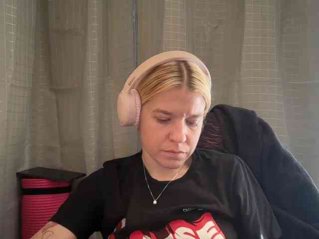 AmericnBarbie webcam