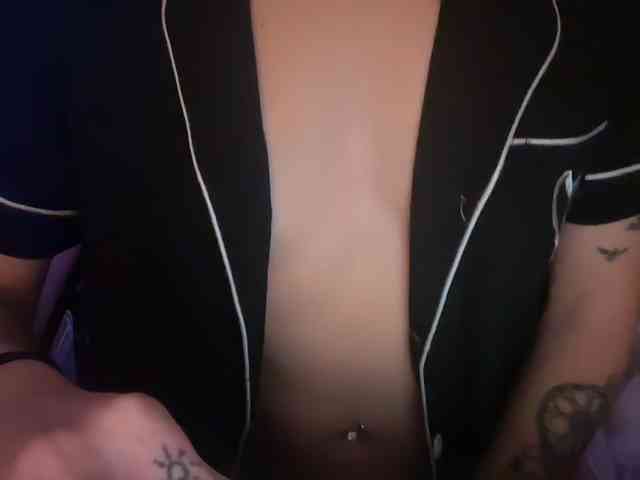 AmericnBarbie webcam