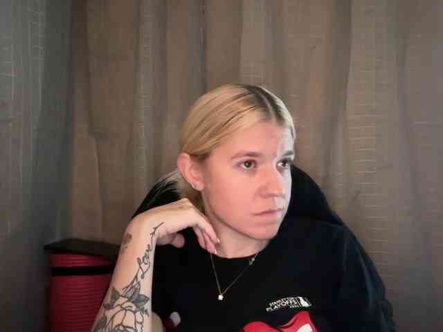 AmericnBarbie webcam