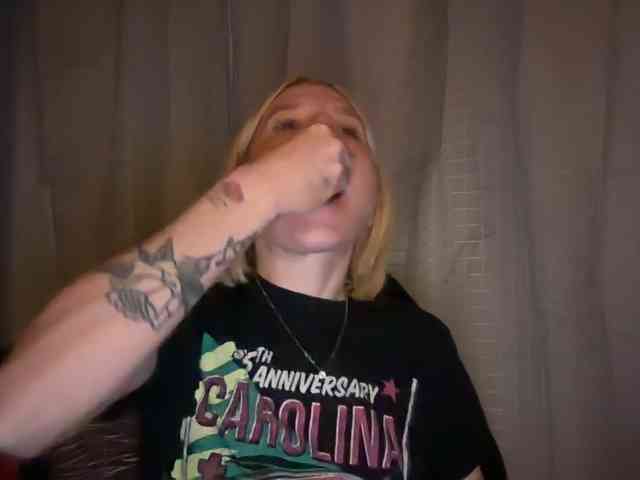 AmericnBarbie webcam