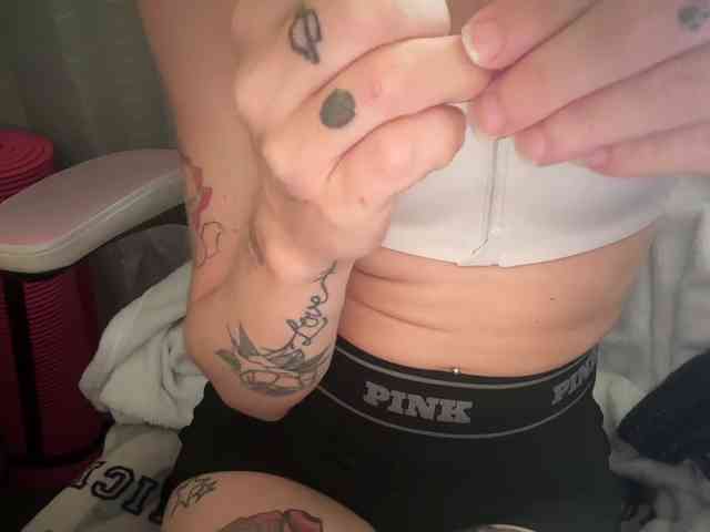 AmericnBarbie webcam