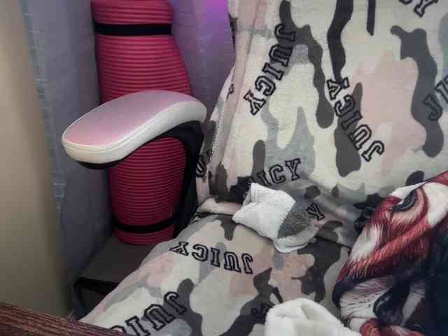 AmericnBarbie webcam