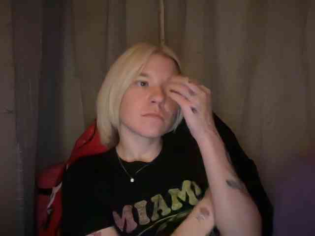 AmericnBarbie webcam