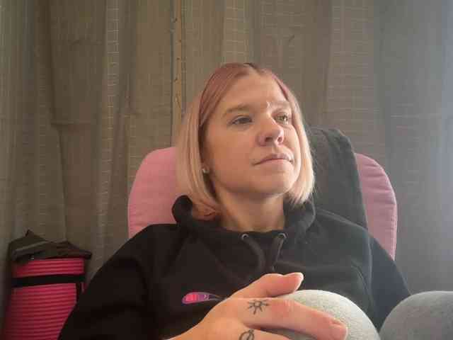 AmericnBarbie webcam