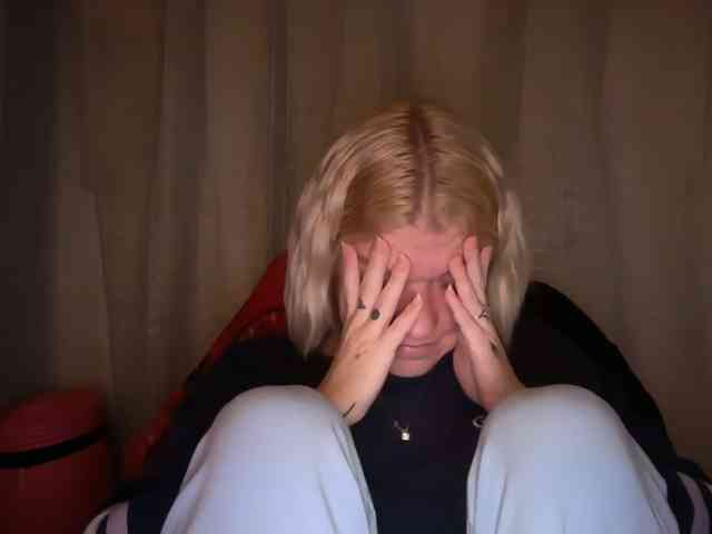 AmericnBarbie webcam