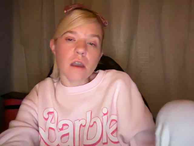 AmericnBarbie webcam