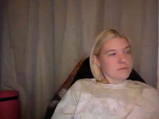 AmericnBarbie webcam