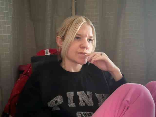 AmericnBarbie webcam