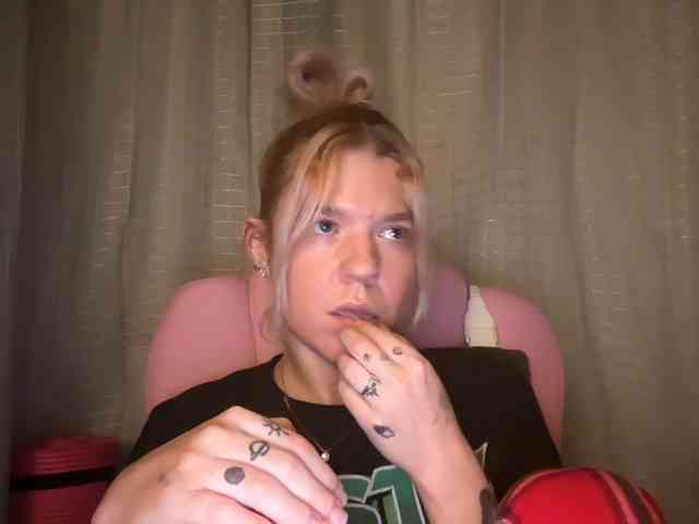 AmericnBarbie webcam