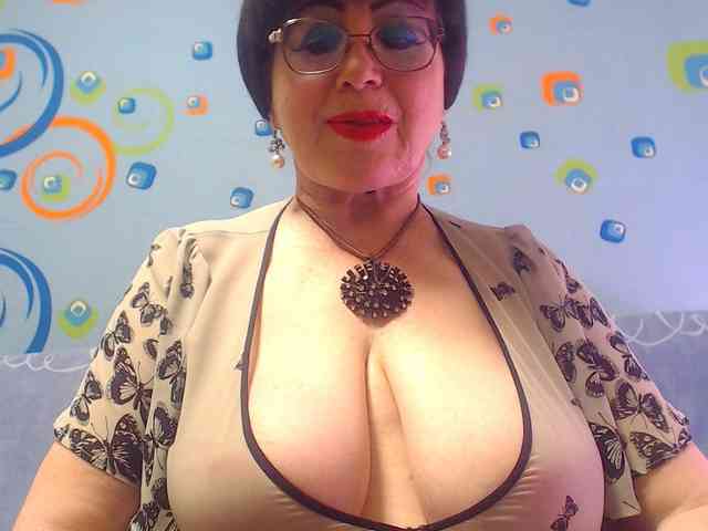 OldKinkyMILF webcam