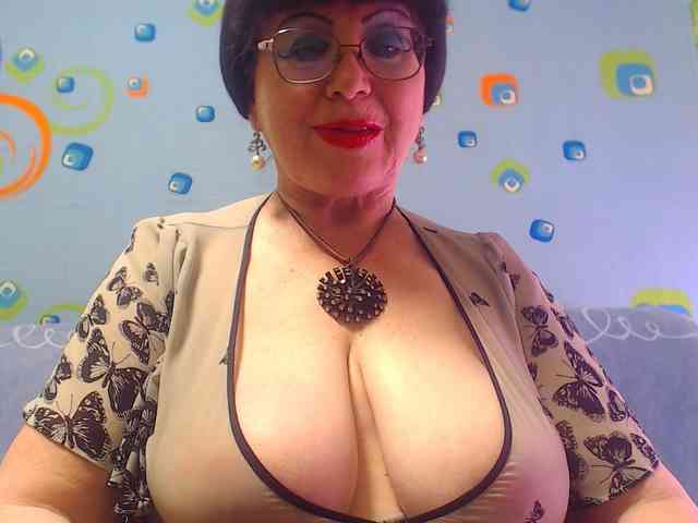 OldKinkyMILF webcam