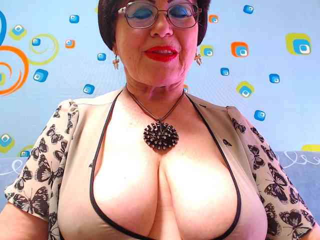 OldKinkyMILF webcam