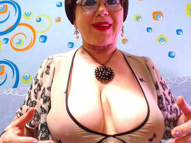 OldKinkyMILF webcam