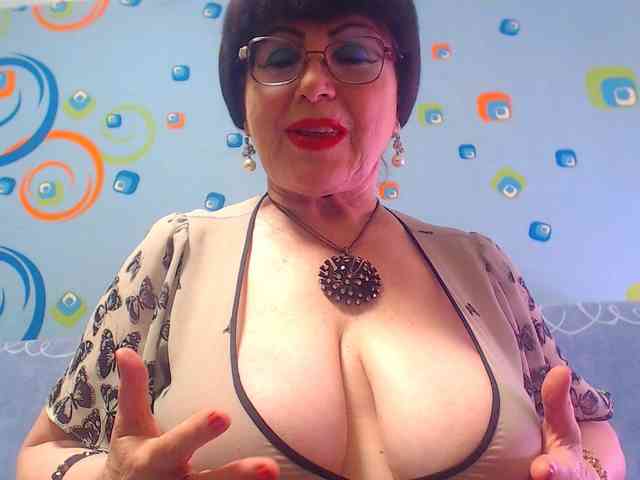 OldKinkyMILF webcam