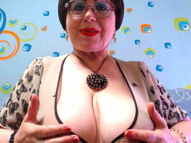 OldKinkyMILF webcam