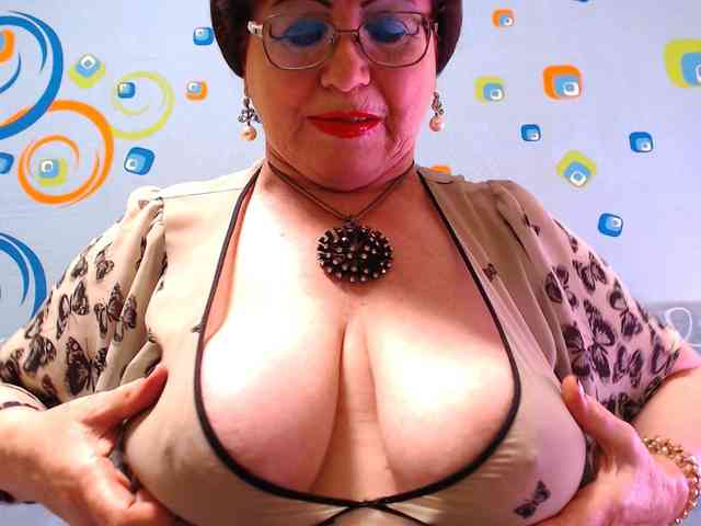 OldKinkyMILF webcam