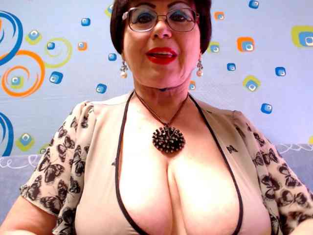 OldKinkyMILF webcam