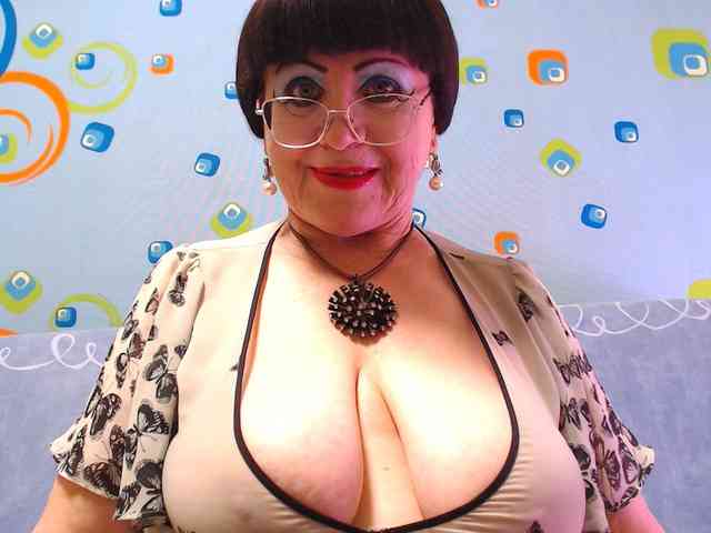 OldKinkyMILF webcam