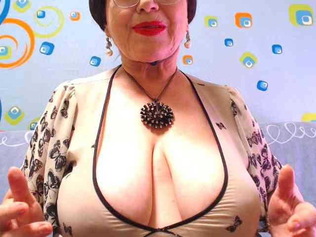 OldKinkyMILF webcam
