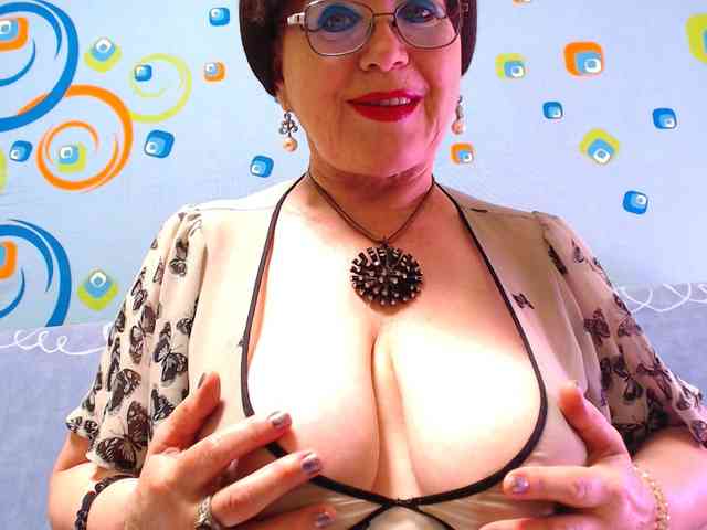 OldKinkyMILF webcam