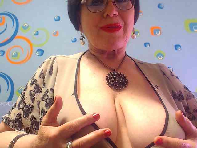 OldKinkyMILF webcam
