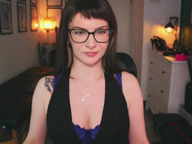 SandyMISS's BongaCams show and profile