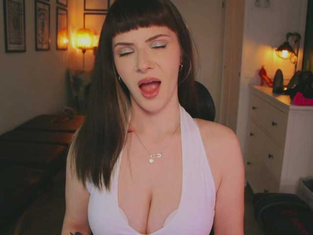 SandyMISS's BongaCams show and profile