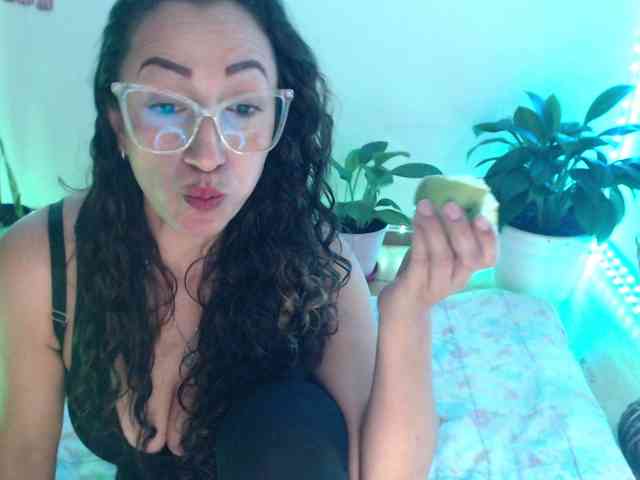 bomboncita288 webcam