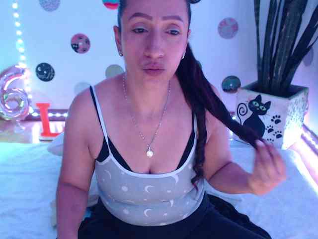 bomboncita288 webcam